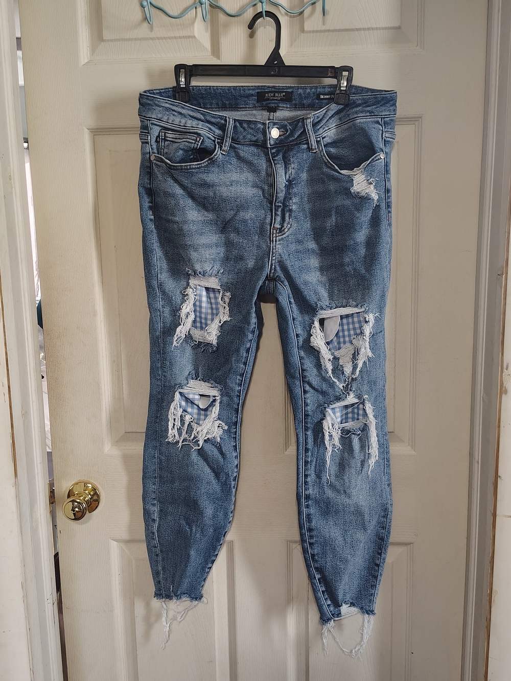Judy Blue Distressed Ankle Crop Jeans in Blue with Gingham Patches 14W